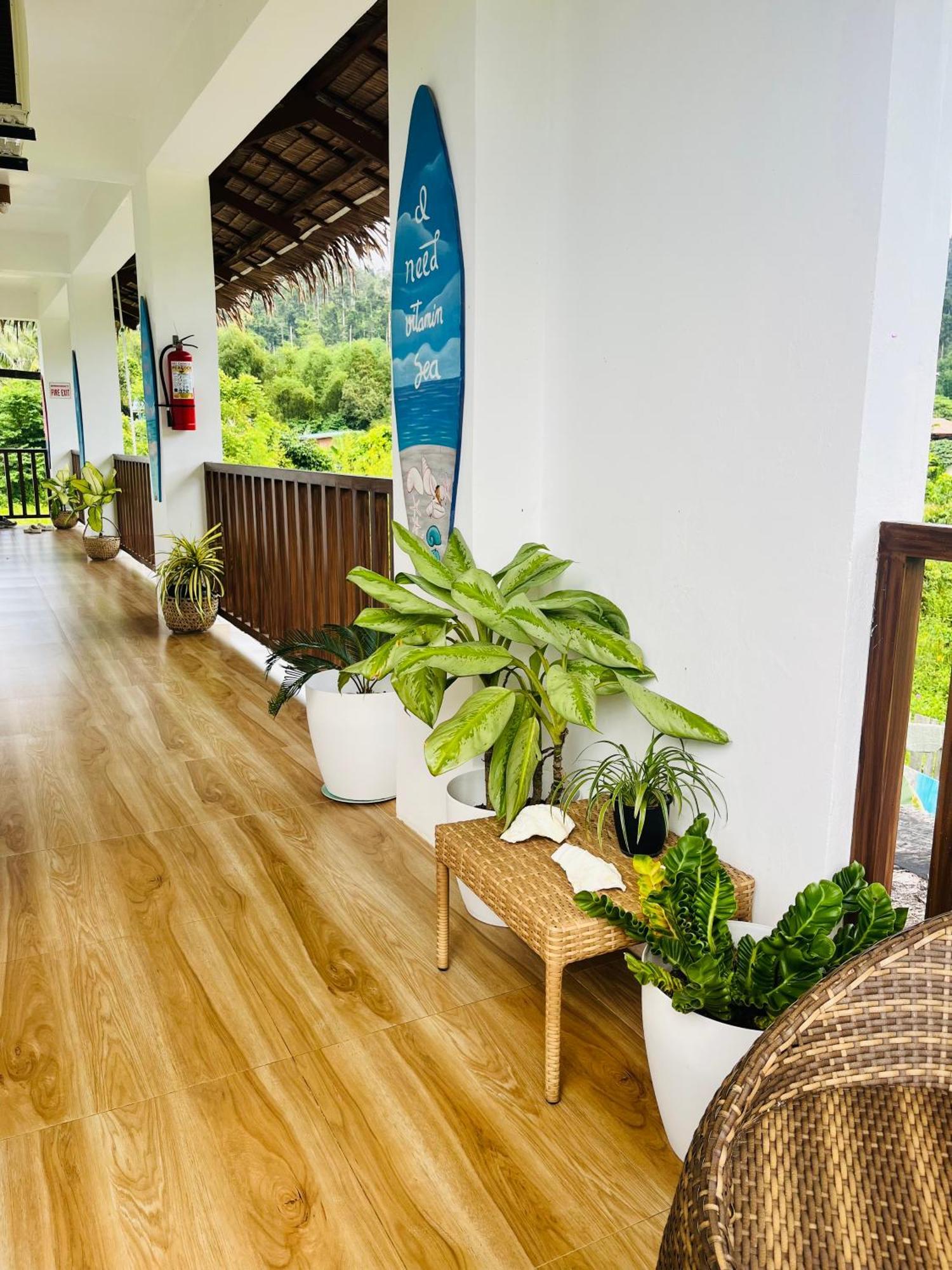 La Palapa Port Barton *